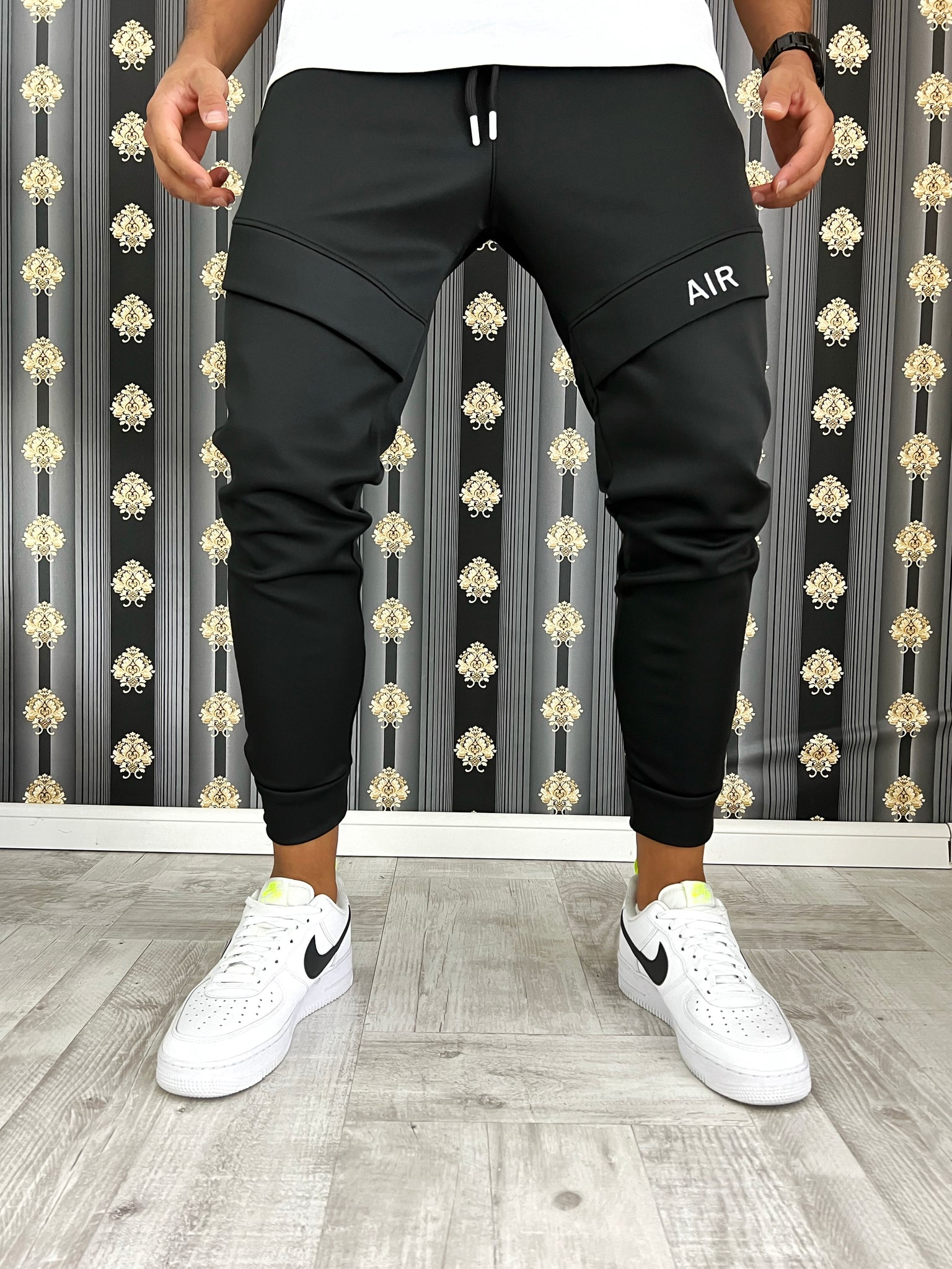 PANTALONI DE TRENING NEGRI CONICI 12360